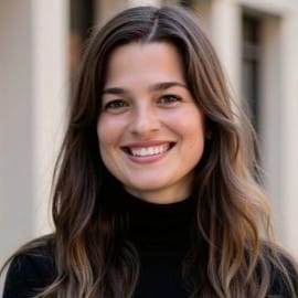 Luisa Smoot, property manager at greystar properties headshot